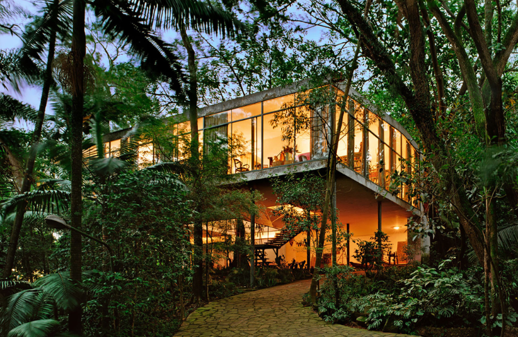 Casa de Vidro – Lina Bo Bardi (1951, São Paulo)