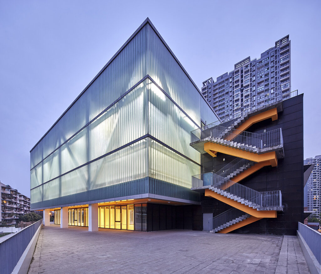 Centro Desportivo San Wayao / CSWADI